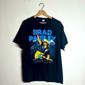 Brad paisley 2021 concert tour graphic shirt size large